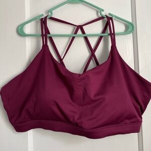 NWT lightweight Strappy V-Neck Sports
Bra